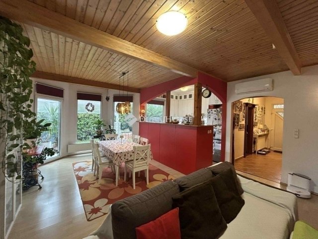 Eladó családi ház, Vecsésen 144.9 M Ft, 4 szobás