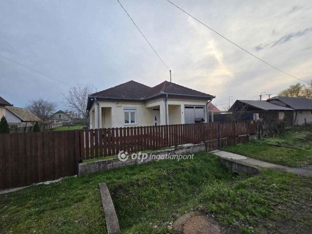 Eladó családi ház, Kabán 49.5 M Ft, 3 szobás