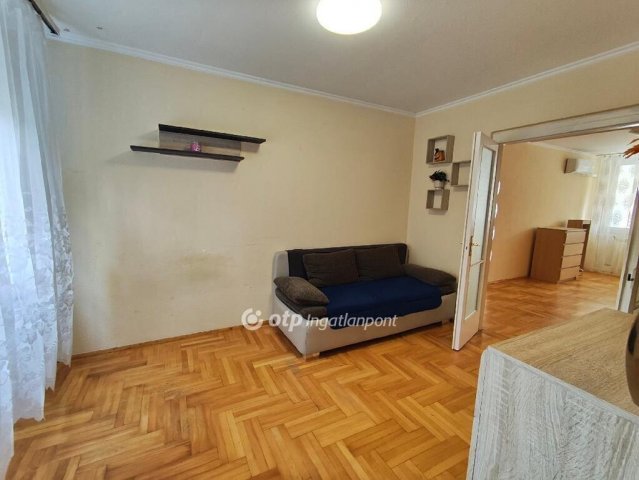 Eladó panellakás, Budaörsön 69.5 M Ft, 2 szobás