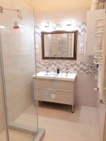 Kiadó téglalakás, albérlet, V. kerületben, Falk Miksa utcában