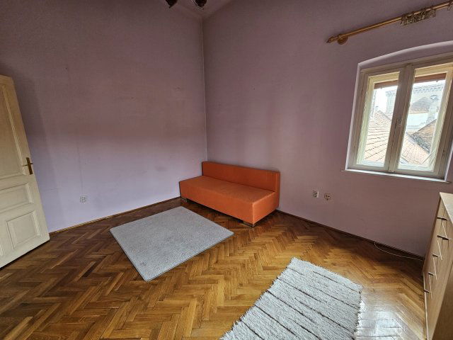 Eladó téglalakás, Pápán 22.9 M Ft, 1 szobás