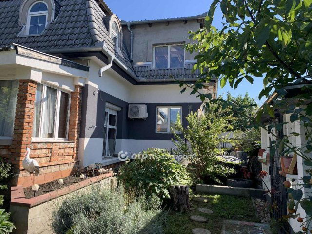 Eladó családi ház, Érden 99 M Ft, 6 szobás