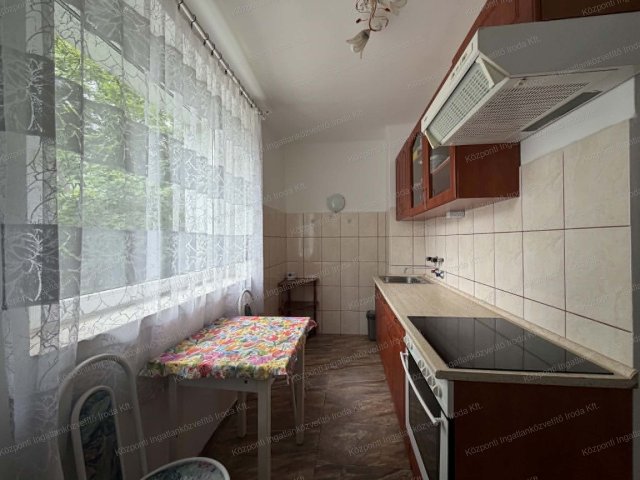 Eladó téglalakás, Tatabányán 33.9 M Ft, 1 szobás