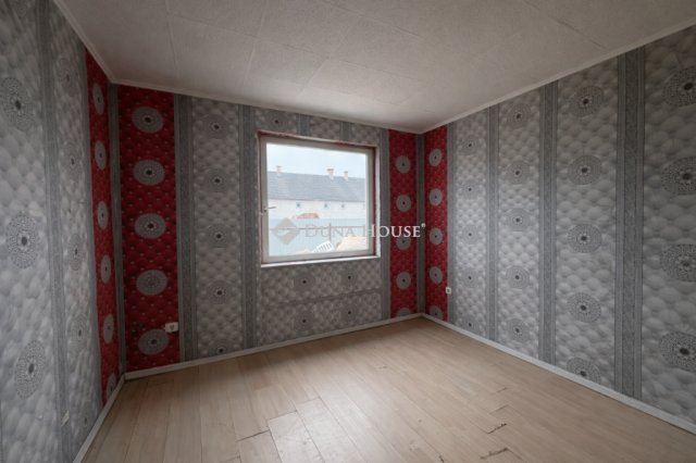 Eladó ikerház, Nyíregyházán 19.9 M Ft, 4 szobás