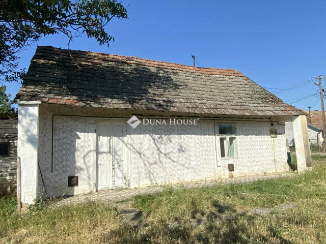 Eladó családi ház, Kislángon 9 M Ft, 1 szobás