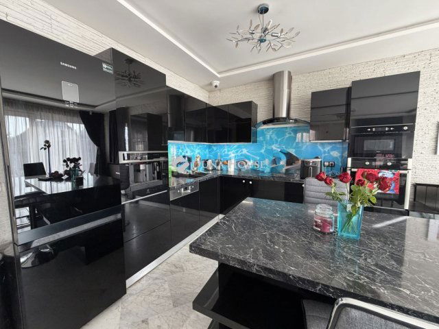 Eladó családi ház, Budapesten, III. kerületben 375 M Ft