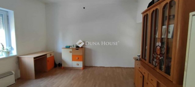 Eladó családi ház, Szabadszálláson 32.8 M Ft, 3 szobás