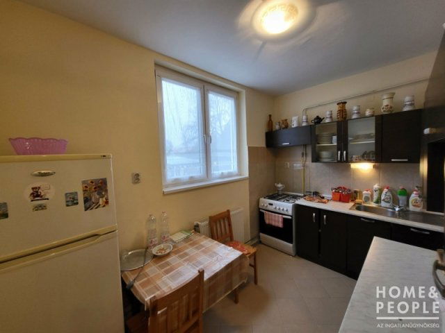 Eladó téglalakás, Szegeden 52.5 M Ft, 2 szobás
