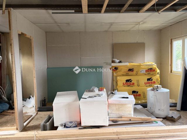 Eladó családi ház, Dorogon 18.5 M Ft, 1 szobás