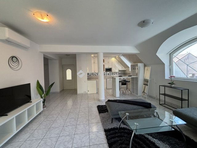 Kiadó téglalakás, albérlet, Tatán 460 E Ft / hó, 1 szobás