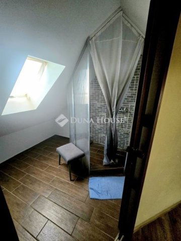 Eladó ikerház, Pécsett 93.99 M Ft, 5 szobás