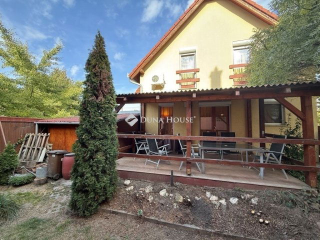 Eladó ikerház, Kecskeméten 79.99 M Ft, 4 szobás