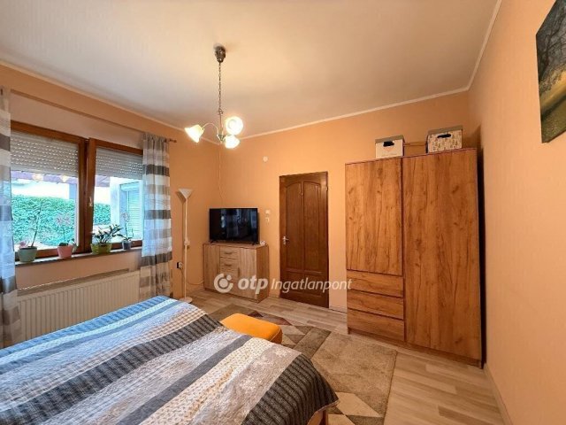 Eladó családi ház, Gödöllőn 121 M Ft, 4 szobás