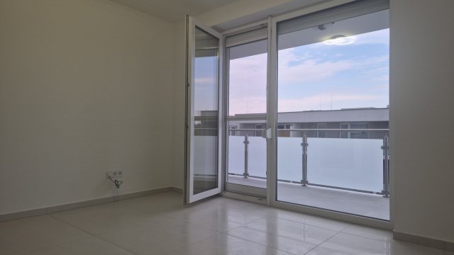 Kiadó téglalakás, albérlet, Győrött 290 E Ft / hó, 3 szobás