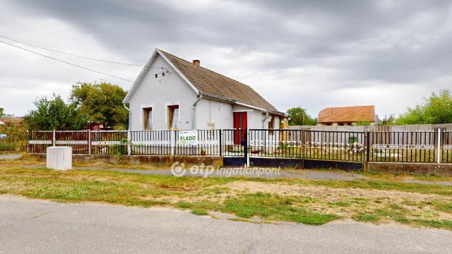 Eladó családi ház, Gulácson 15 M Ft, 1 szobás