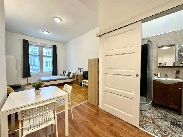 Eladó téglalakás, Budapesten, VII. kerületben 105 M Ft, 3 szobás