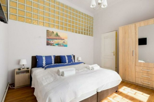 Kiadó téglalakás, albérlet, VI. kerületben, Király utcában