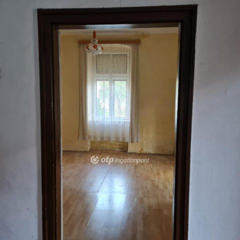 Eladó családi ház, Tapolcán 29.9 M Ft, 3 szobás