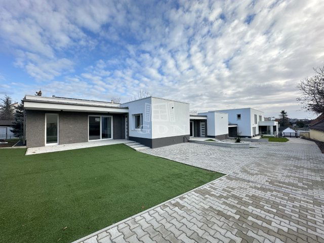 Kiadó téglalakás, albérlet, Székesfehérvárott 300 E Ft / hó