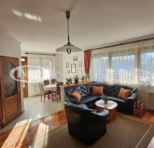 Eladó családi ház, Veszprémben 220 M Ft, 6 szobás