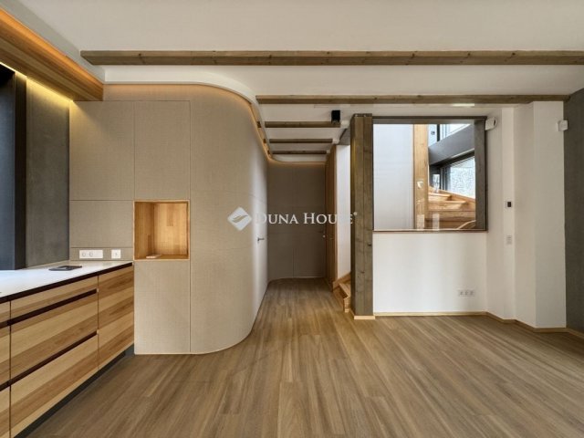 Eladó családi ház, Budapesten, II. kerületben 410 M Ft, 5 szobás