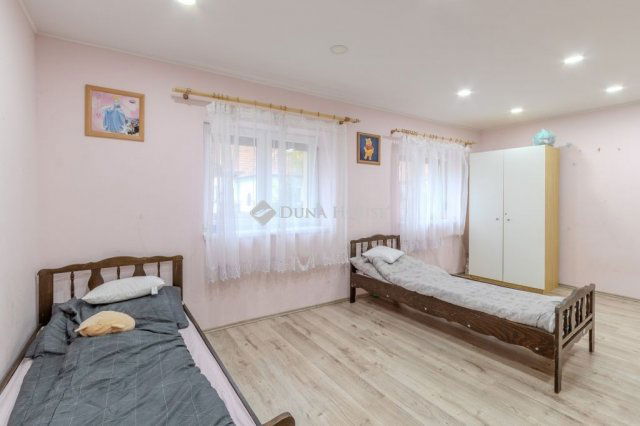 Eladó családi ház, Cserépfaluban 58 M Ft, 4 szobás