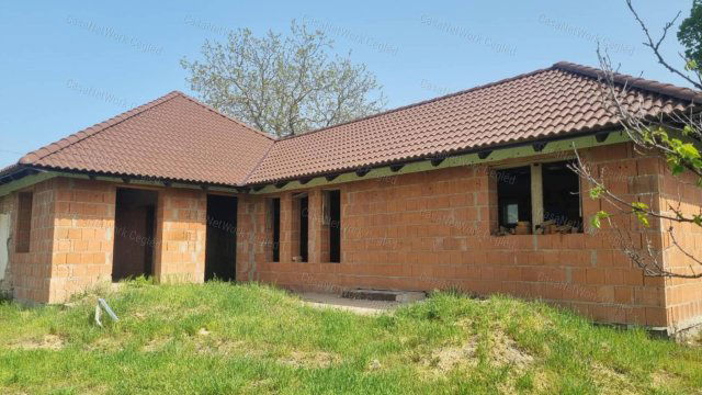Eladó családi ház, Ceglédbercelen 29.9 M Ft, 4 szobás