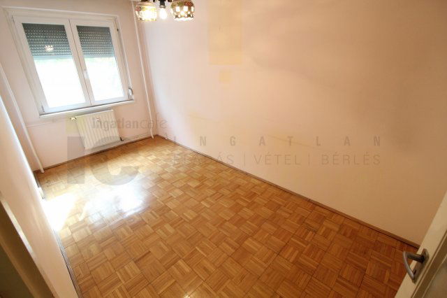 Eladó panellakás, Szegeden, Budapesti körúton 42.5 M Ft