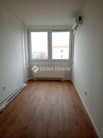 Eladó panellakás, Pécsett 54.9 M Ft, 2 szobás