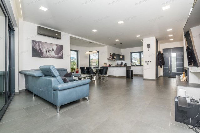 Eladó családi ház, Budapesten, III. kerületben 250 M Ft