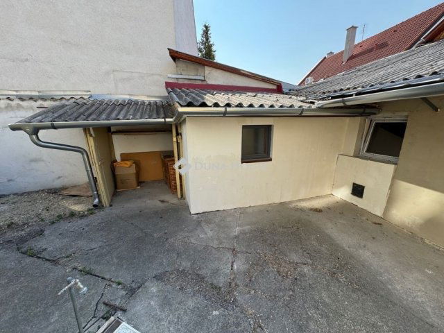 Eladó családi ház, Kecskeméten 26.9 M Ft, 2 szobás
