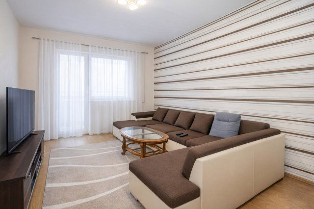 Eladó panellakás, Szegeden 69.5 M Ft, 4 szobás