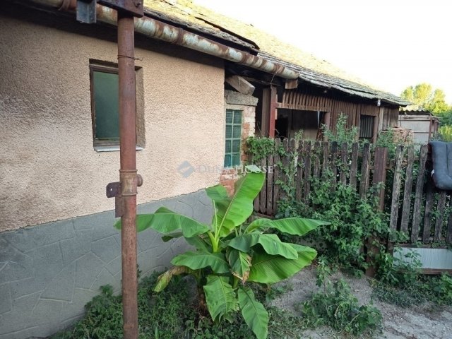 Eladó családi ház, Makón 52.5 M Ft, 3 szobás