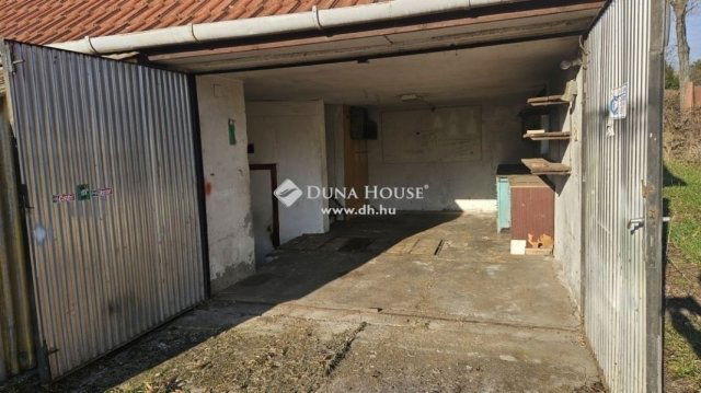 Eladó családi ház, Szentendrén 98 M Ft, 3 szobás