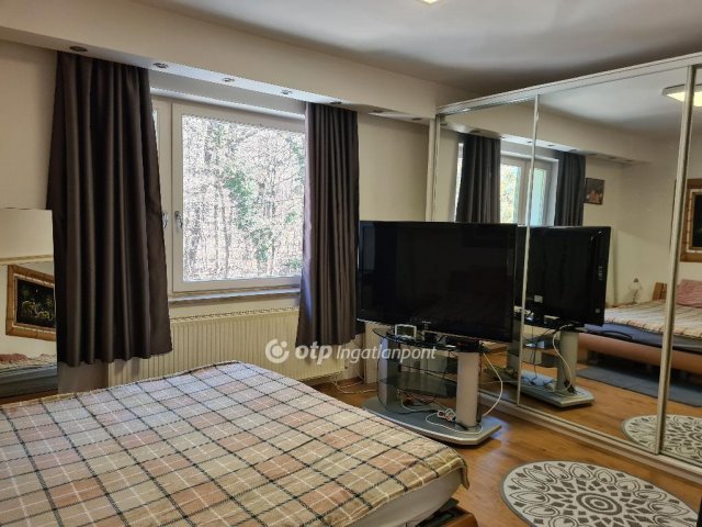 Eladó családi ház, Budapesten, II. kerületben 399 M Ft