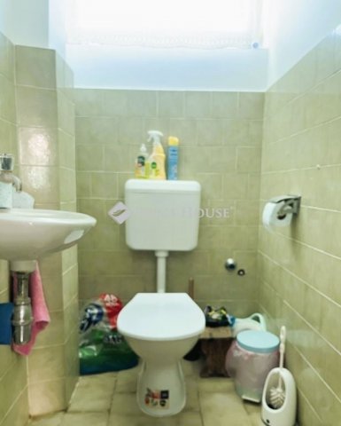 Eladó családi ház, Balatoncsicsón 84 M Ft, 8 szobás