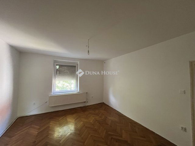 Kiadó téglalakás, albérlet, Oroszlányban 130 E Ft / hó