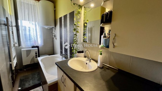 Eladó téglalakás, Kőszegen 43 M Ft, 2 szobás