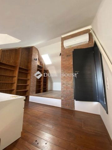 Eladó téglalakás, Pécsett 83.99 M Ft, 5 szobás