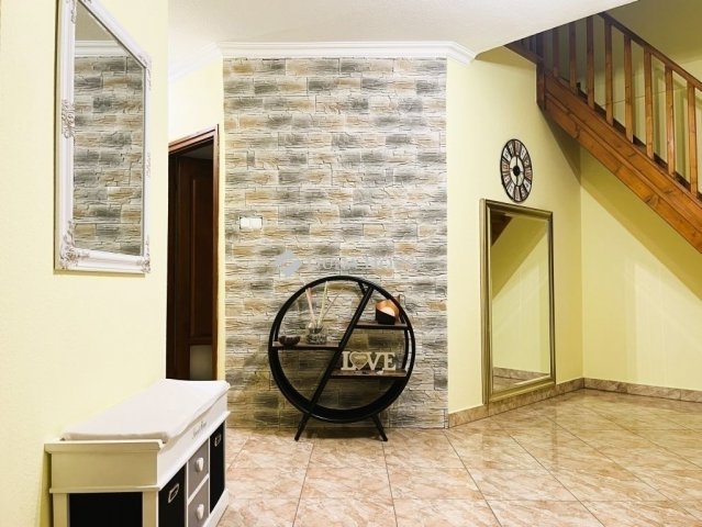 Eladó családi ház, Bugyin 93.5 M Ft, 4 szobás