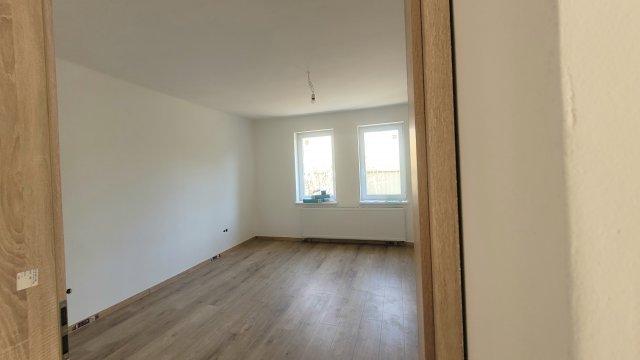 Eladó családi ház, Jászberényben 43.5 M Ft, 2 szobás