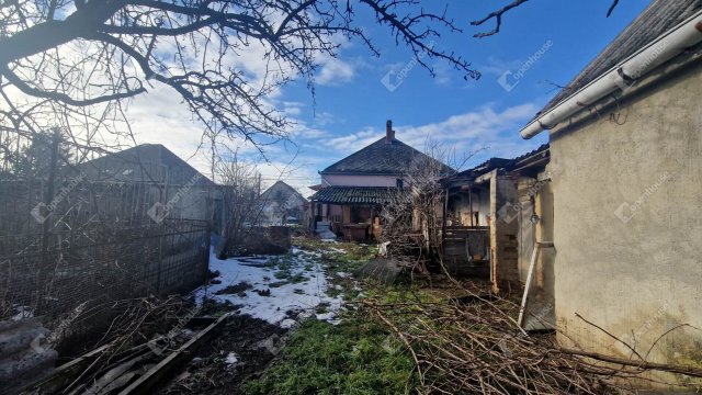 Eladó családi ház, Szákszenden 38.5 M Ft, 3 szobás