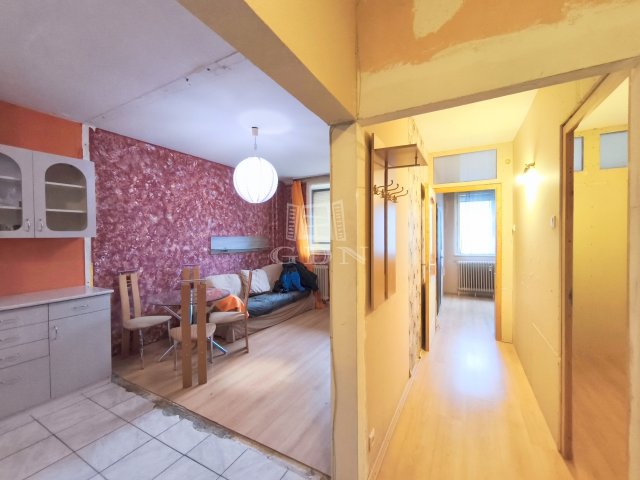 Eladó téglalakás, Zalaegerszegen 30.999 M Ft, 3 szobás