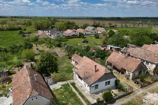 Eladó családi ház, Csépen 13.5 M Ft, 3 szobás