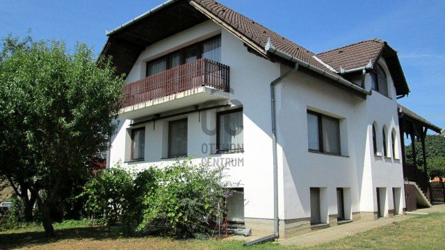 Eladó családi ház, Balatonlelleén 94.9 M Ft, 7 szobás