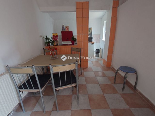 Eladó családi ház, Kecskeméten 10.99 M Ft, 1 szobás