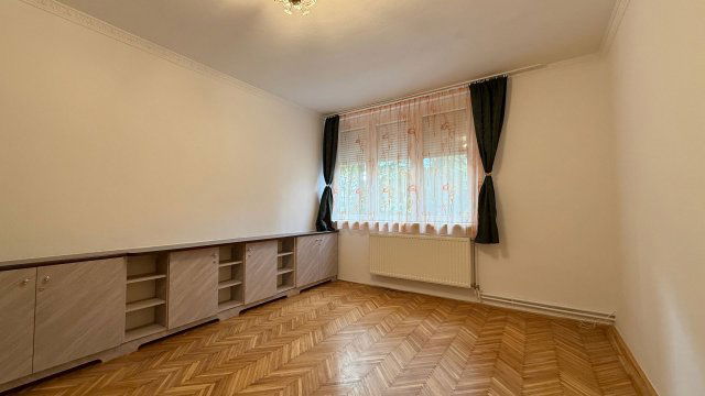 Kiadó üzlethelyiség, Debrecenben 230 E Ft / hó, 4 szobás