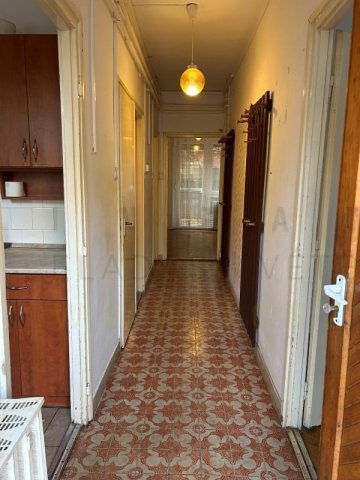 Eladó téglalakás, Szegeden, Közép fasoron 57.5 M Ft, 2 szobás