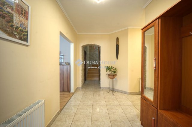 Eladó családi ház, Monoron 120 M Ft, 5 szobás