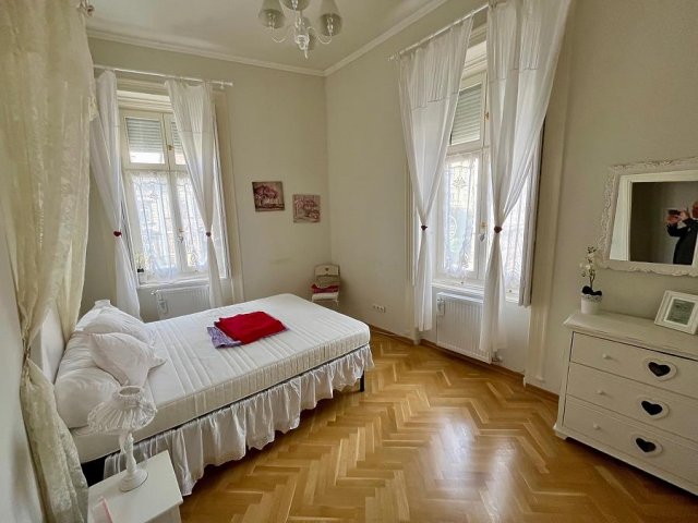 Eladó téglalakás, Budapesten, V. kerületben 125 M Ft, 4 szobás